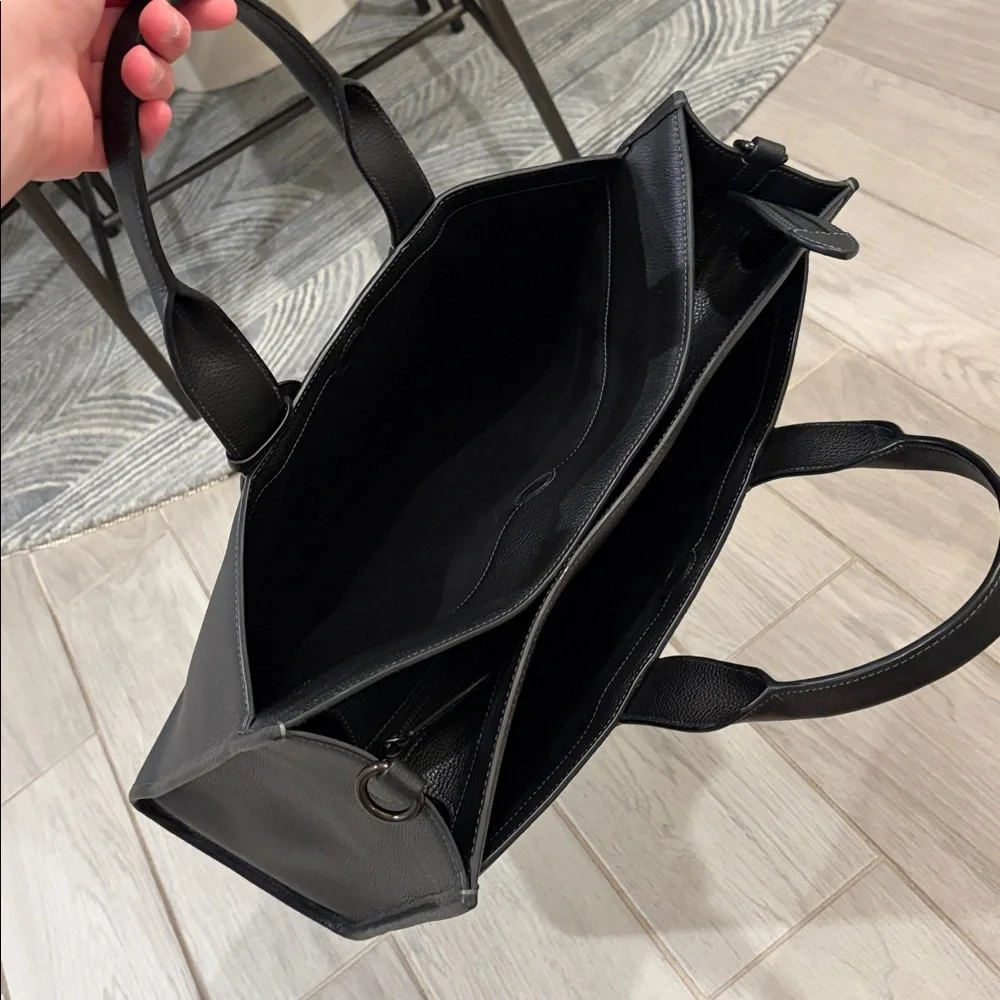 Coach Black Pebbled Leather Structured Tote / Work Bag - 2025, luxury collection - Picture 4 of 11